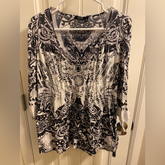 Apt 9 L Top Sublimation Blouse Large Black White Shirt Lg Bling - Picture 1 of 8